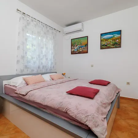 Ferienhaus Dana *