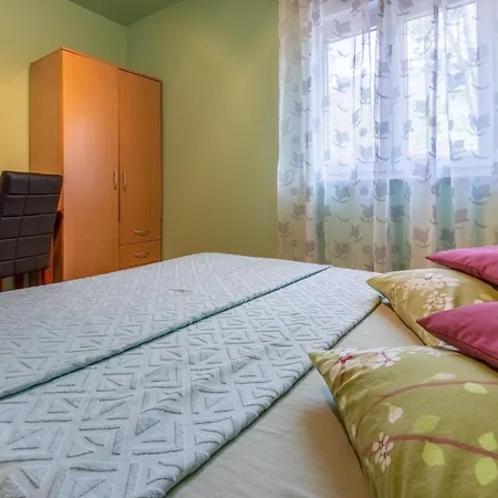Dana Holiday home Grizane-Belgrad