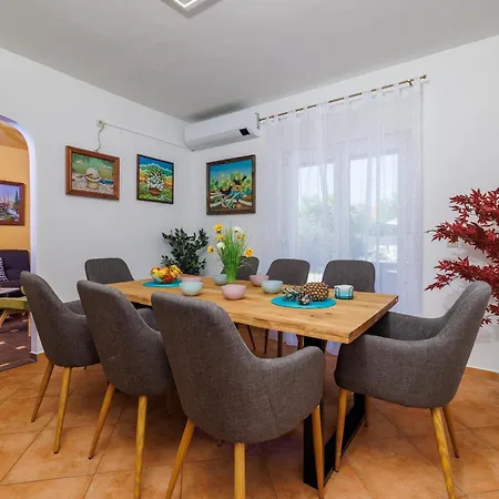 Dana Holiday home *
